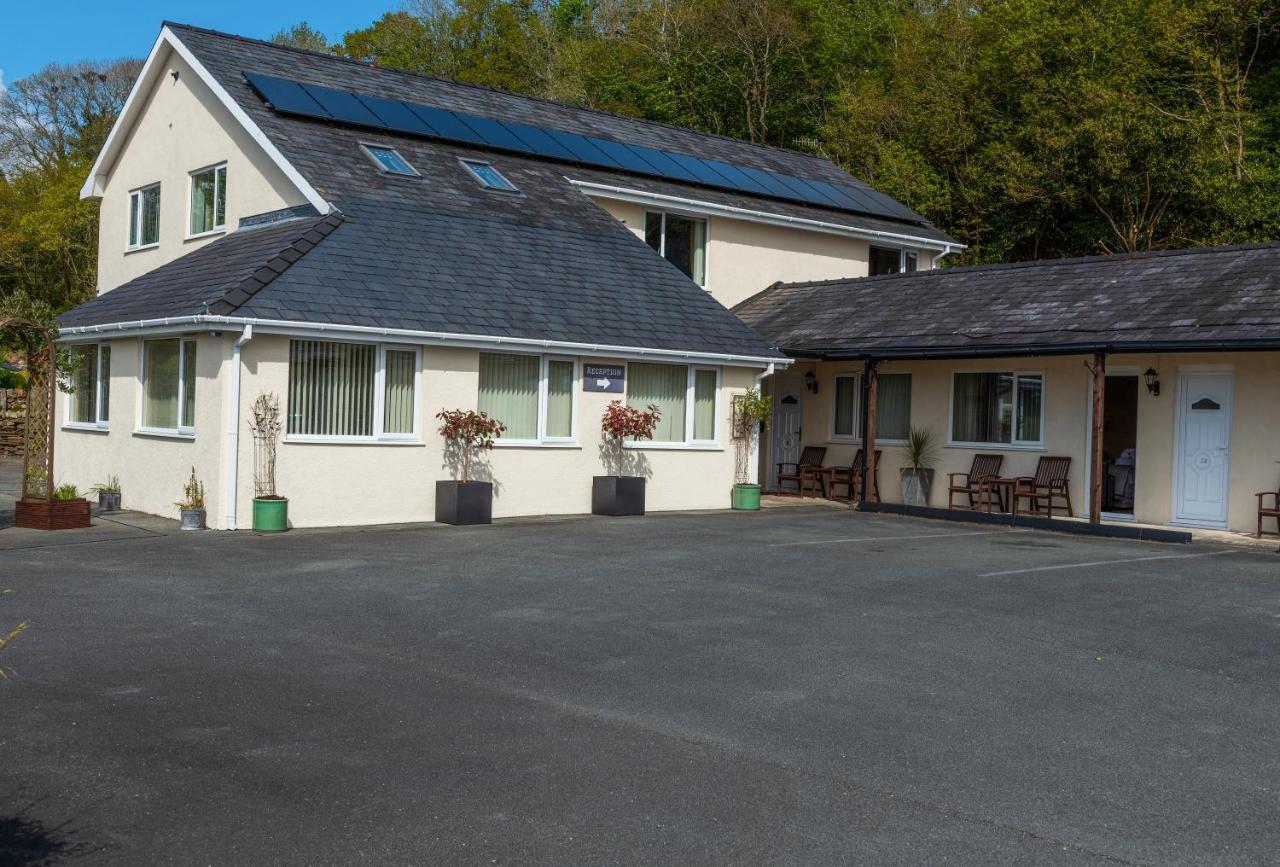Estuary Lodge Motel B&B Talsarnau ภายนอก รูปภาพ
