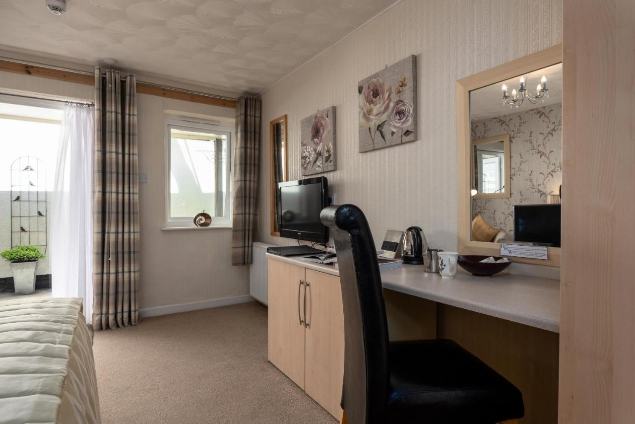 Estuary Lodge Motel B&B Talsarnau ภายนอก รูปภาพ