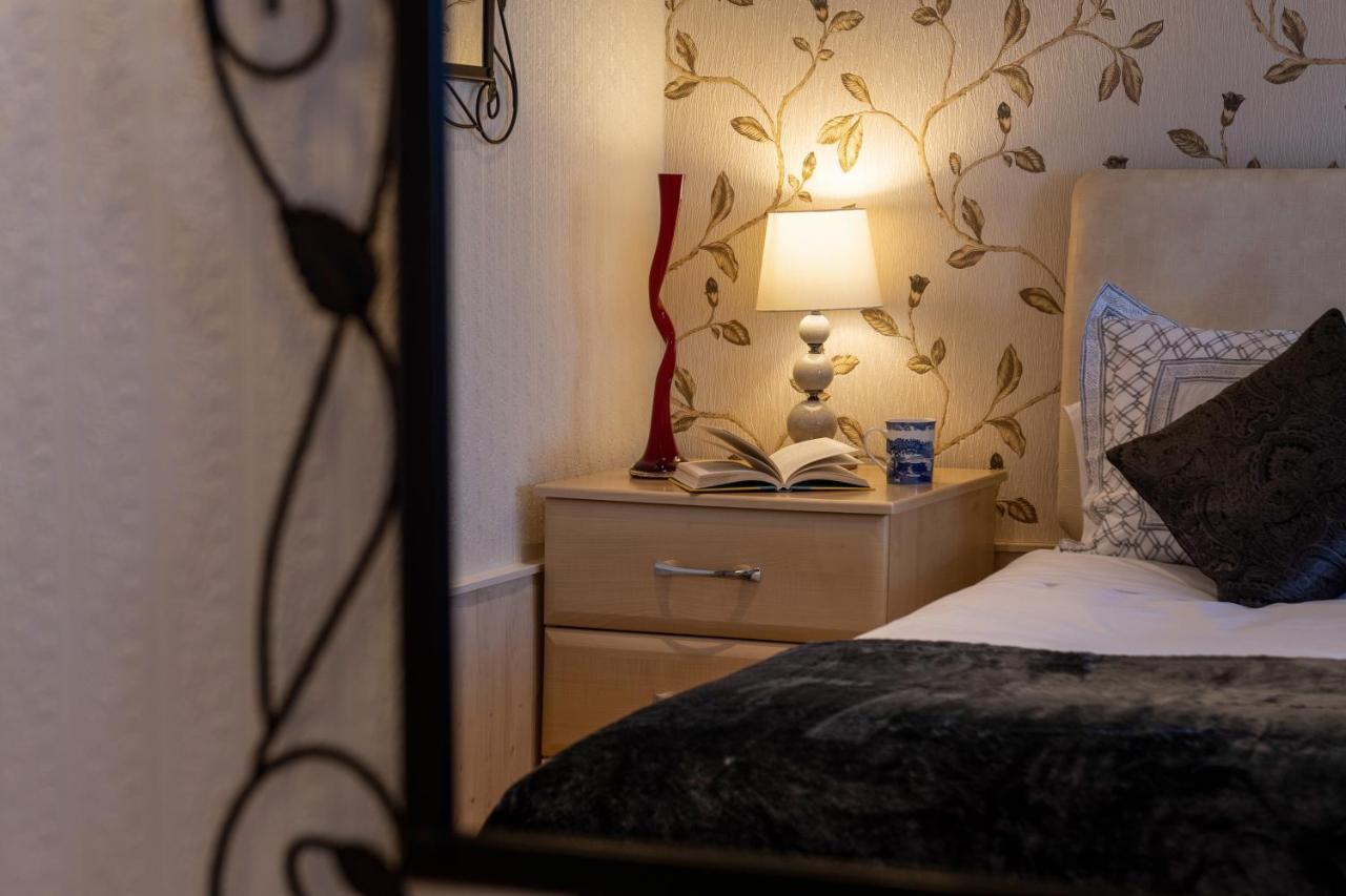 Estuary Lodge Motel B&B Talsarnau ภายนอก รูปภาพ