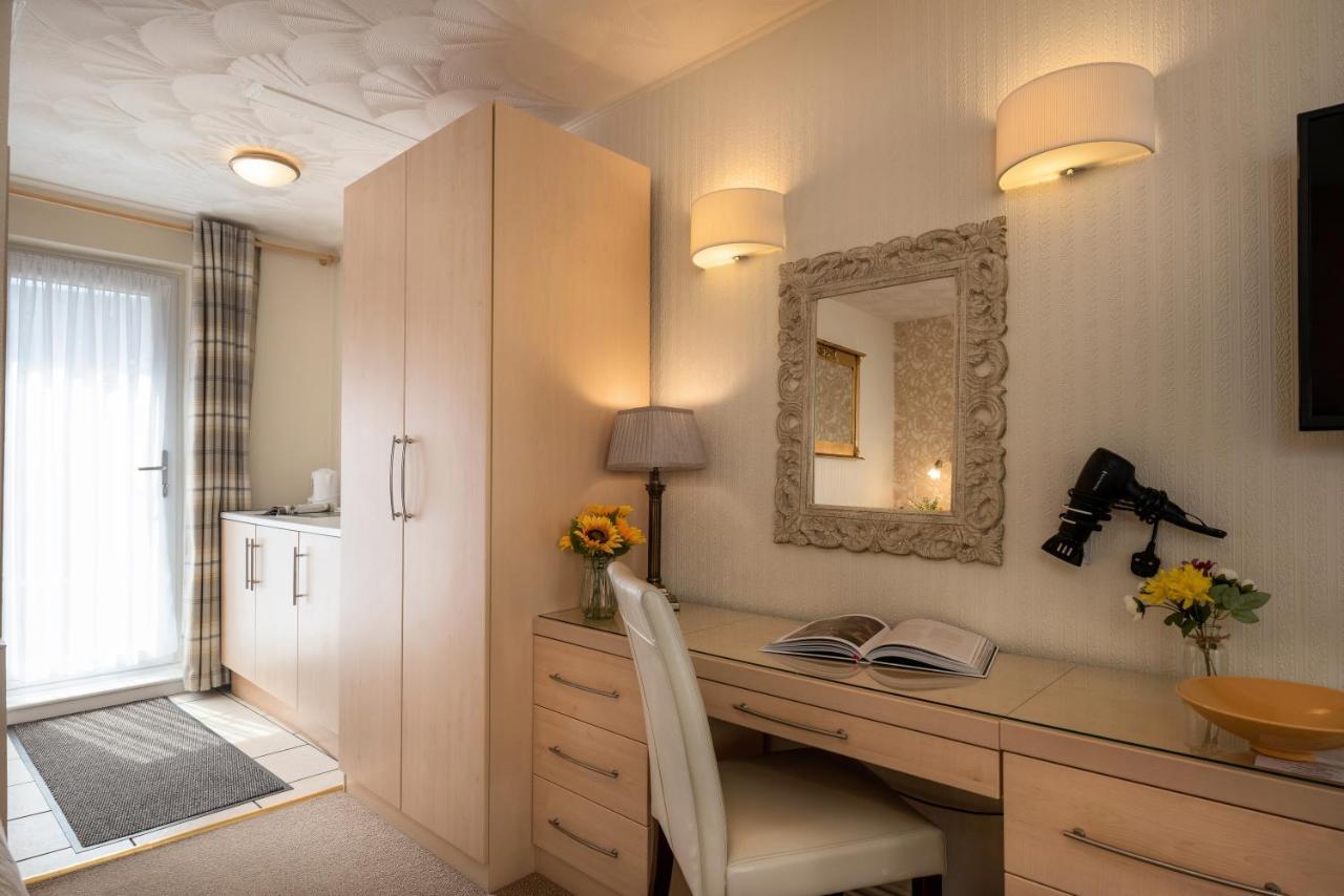 Estuary Lodge Motel B&B Talsarnau ภายนอก รูปภาพ