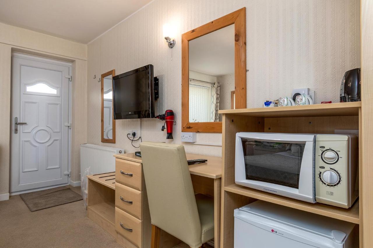 Estuary Lodge Motel B&B Talsarnau ภายนอก รูปภาพ